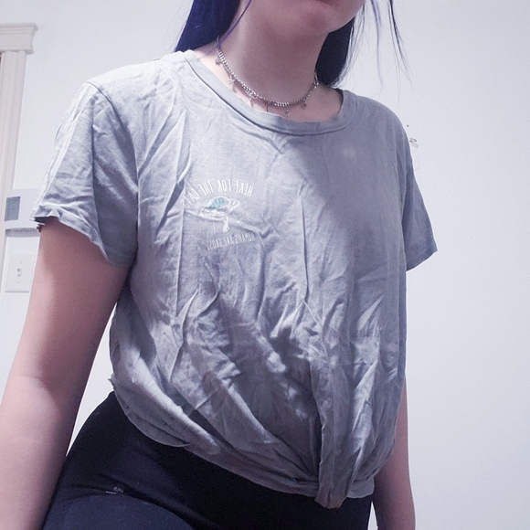 Hot Topic Grey Graffic Tee Shirt Top - Picture 5 of 8